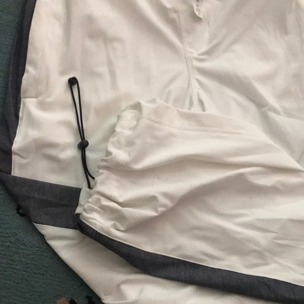 Lululemon - Picture 2 of 2